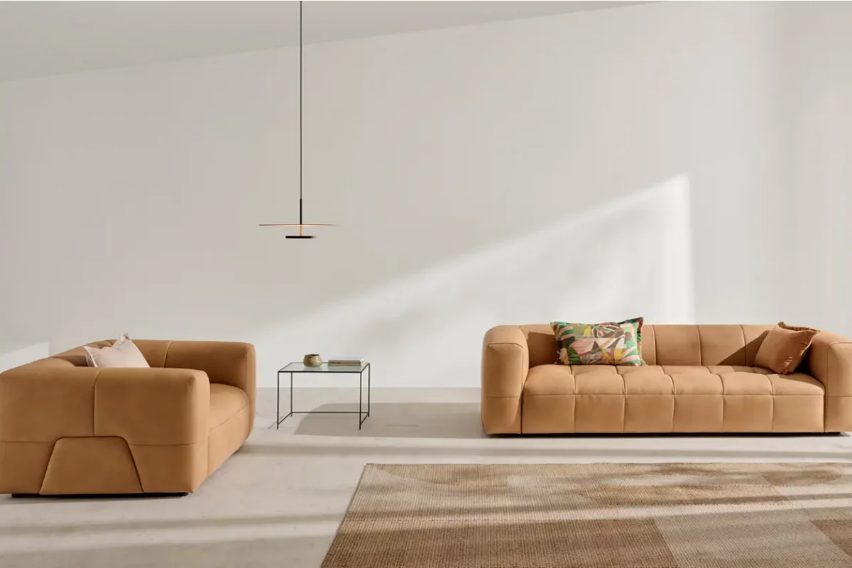 dos-sofas-de-oficina-en-color-naranja sofá moderno oficina color naranja